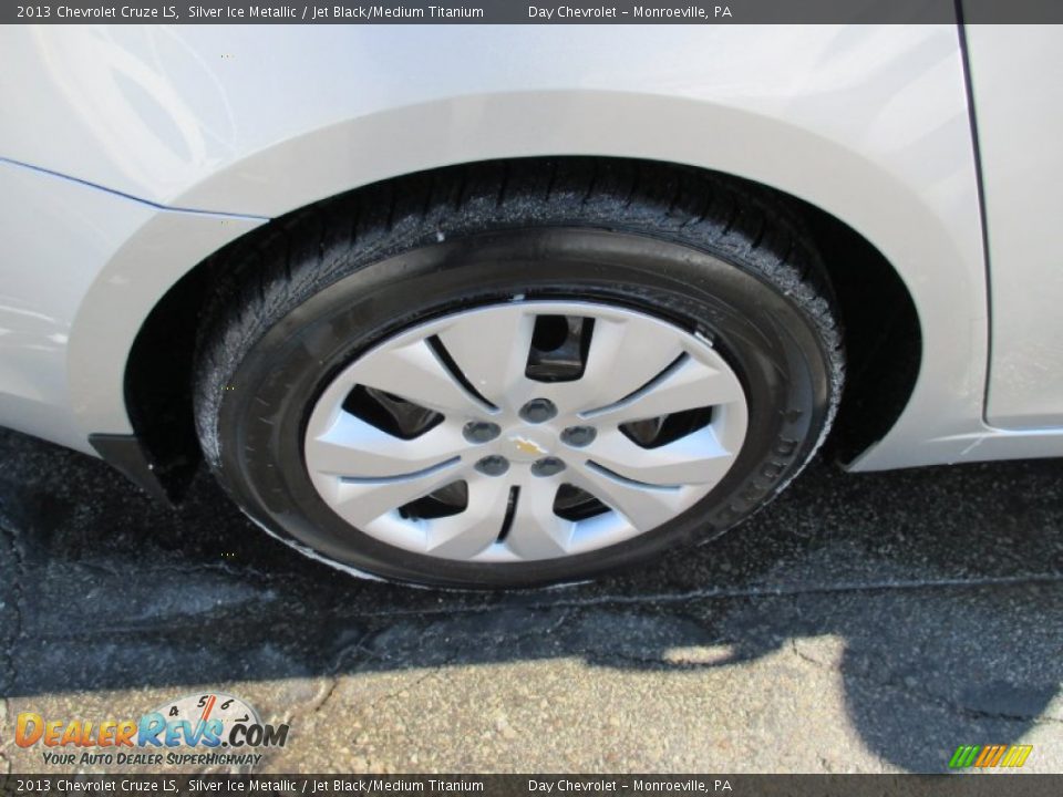 2013 Chevrolet Cruze LS Silver Ice Metallic / Jet Black/Medium Titanium Photo #3