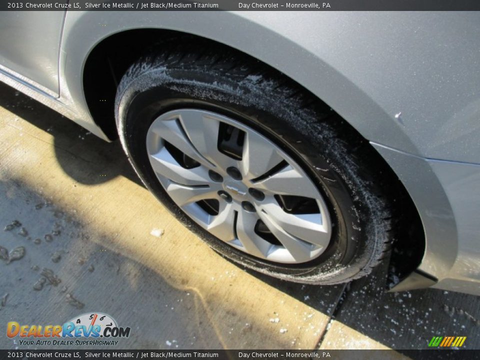 2013 Chevrolet Cruze LS Silver Ice Metallic / Jet Black/Medium Titanium Photo #7