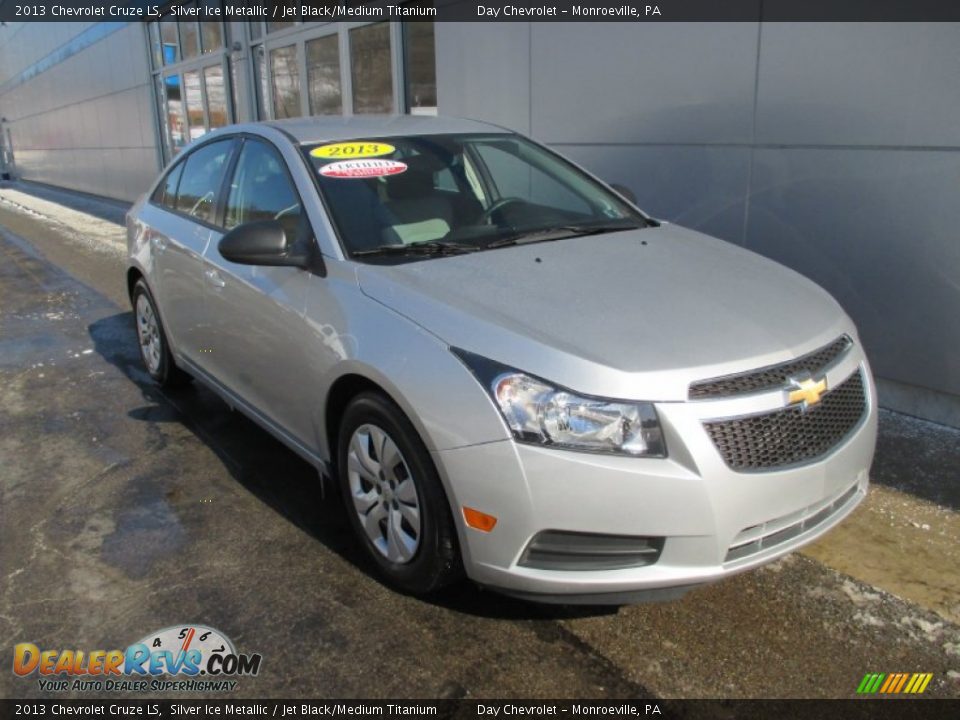 2013 Chevrolet Cruze LS Silver Ice Metallic / Jet Black/Medium Titanium Photo #10