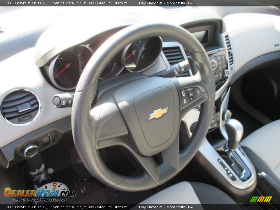 2013 Chevrolet Cruze LS Silver Ice Metallic / Jet Black/Medium Titanium Photo #18