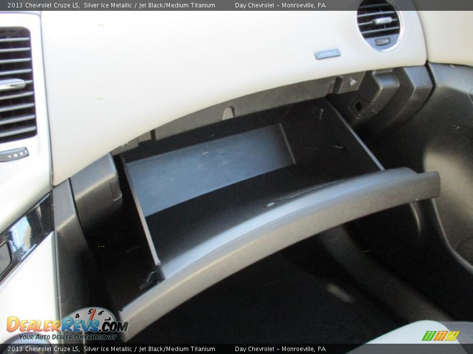 2013 Chevrolet Cruze LS Silver Ice Metallic / Jet Black/Medium Titanium Photo #24