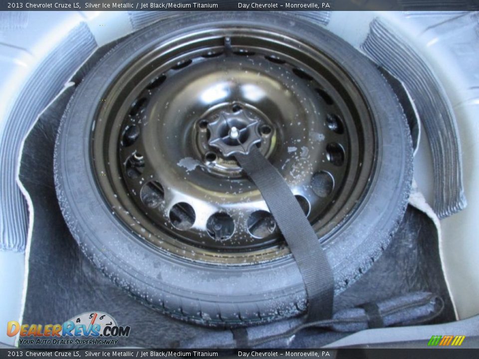2013 Chevrolet Cruze LS Silver Ice Metallic / Jet Black/Medium Titanium Photo #35