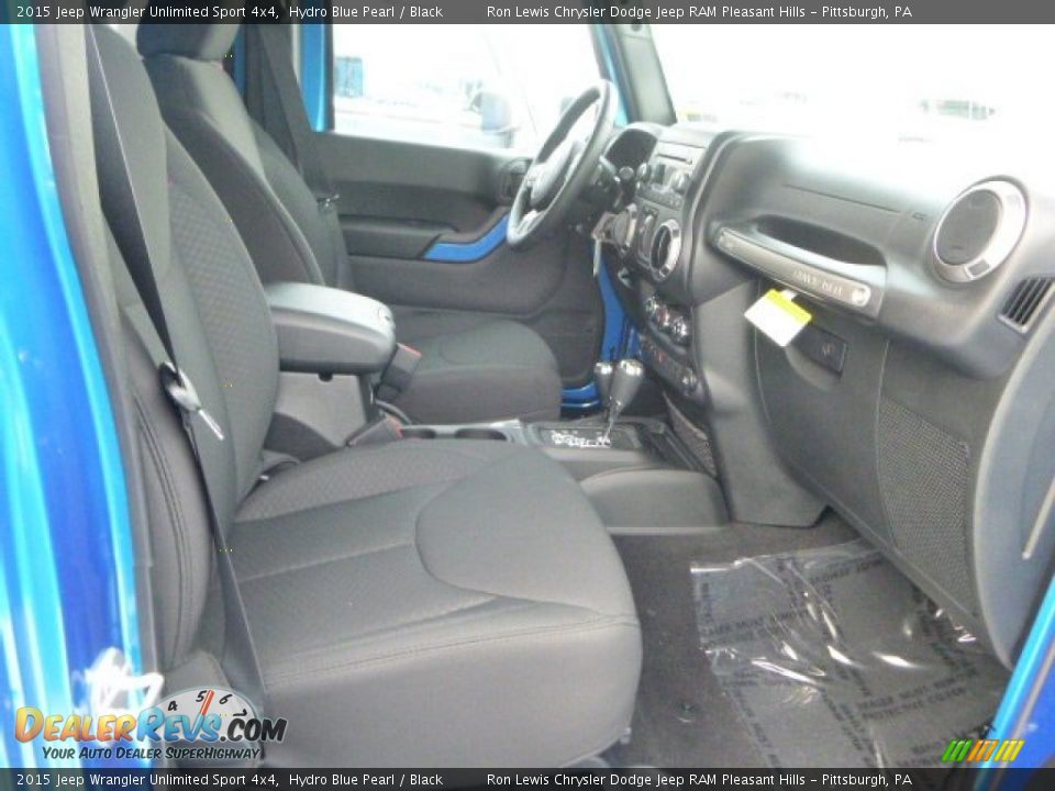 2015 Jeep Wrangler Unlimited Sport 4x4 Hydro Blue Pearl / Black Photo #10