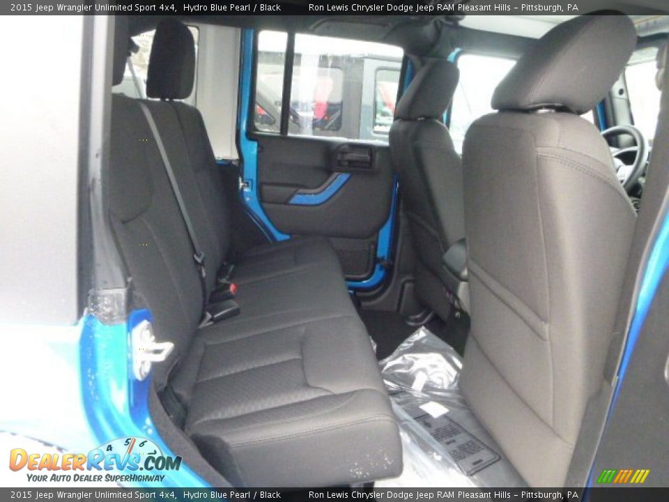 2015 Jeep Wrangler Unlimited Sport 4x4 Hydro Blue Pearl / Black Photo #11