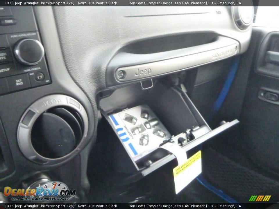 2015 Jeep Wrangler Unlimited Sport 4x4 Hydro Blue Pearl / Black Photo #19