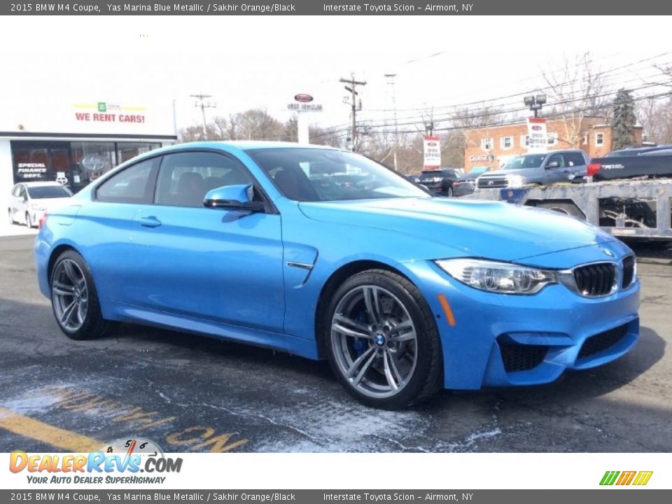 Front 3/4 View of 2015 BMW M4 Coupe Photo #4
