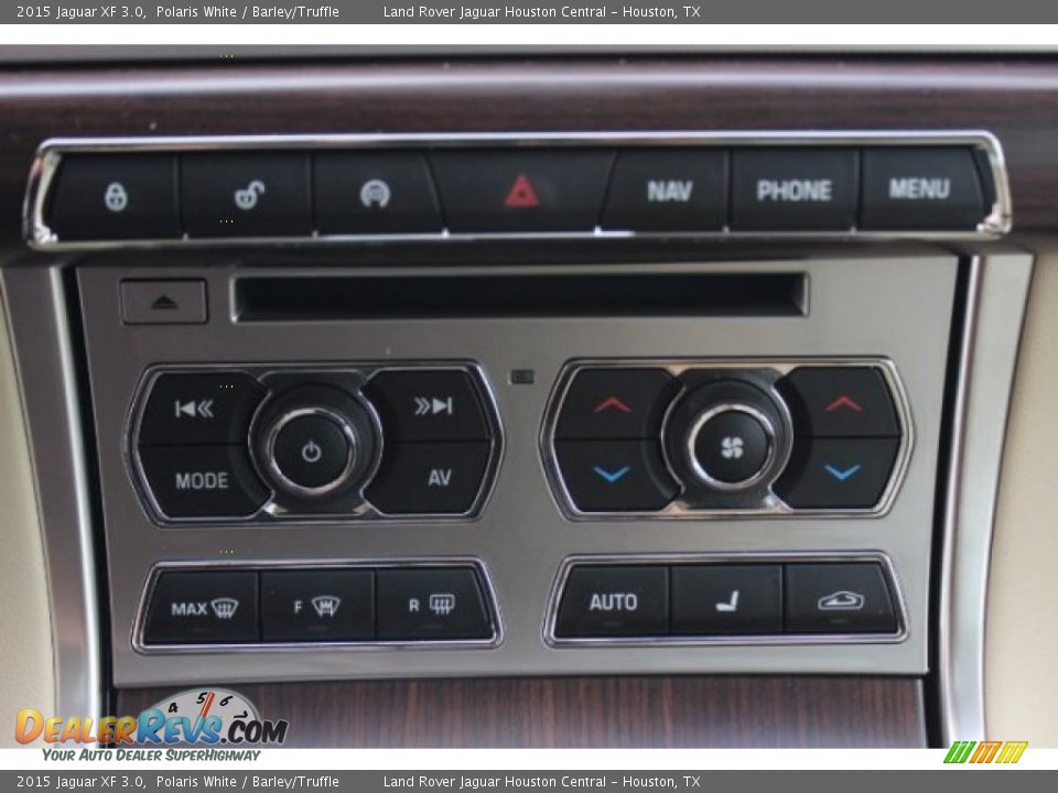 Controls of 2015 Jaguar XF 3.0 Photo #21