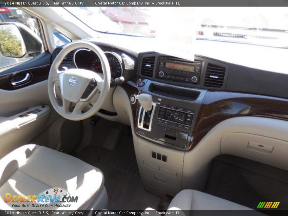 2014 Nissan Quest 3.5 S Pearl White / Gray Photo #13