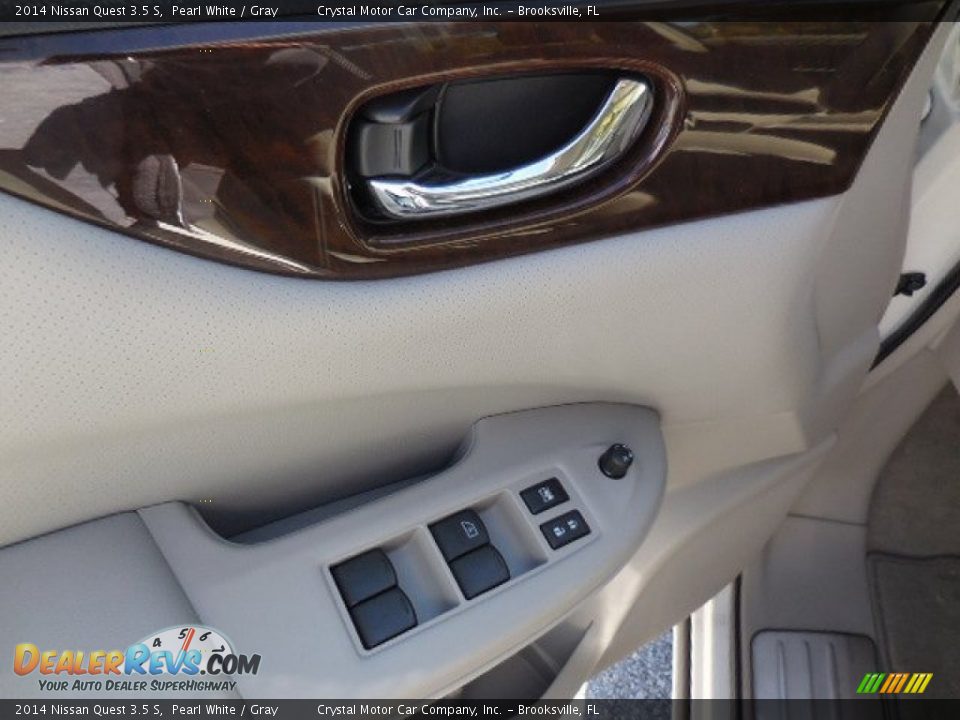 2014 Nissan Quest 3.5 S Pearl White / Gray Photo #19