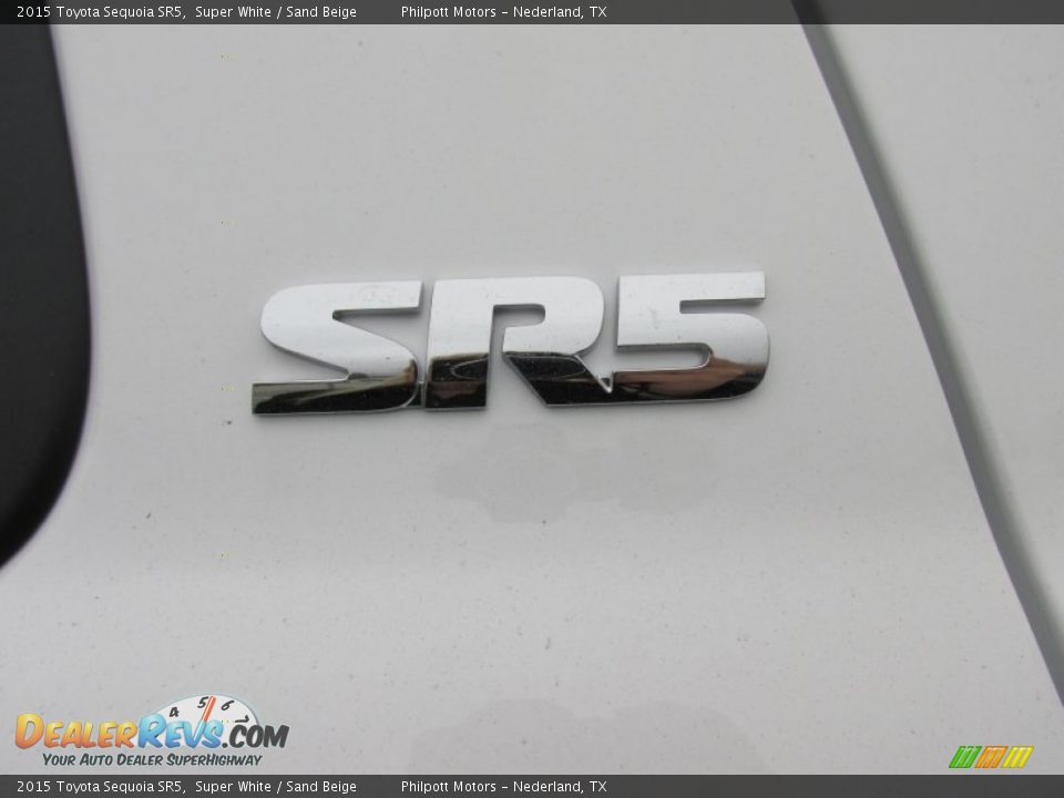 2015 Toyota Sequoia SR5 Super White / Sand Beige Photo #14