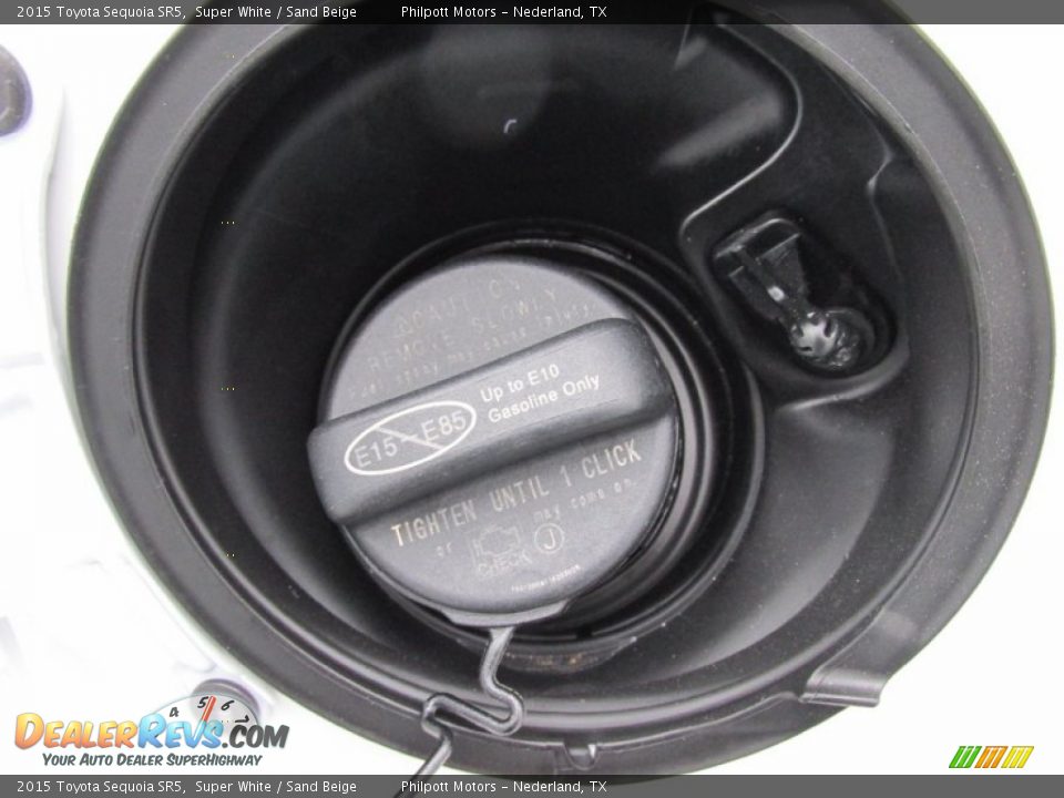 2015 Toyota Sequoia SR5 Super White / Sand Beige Photo #15