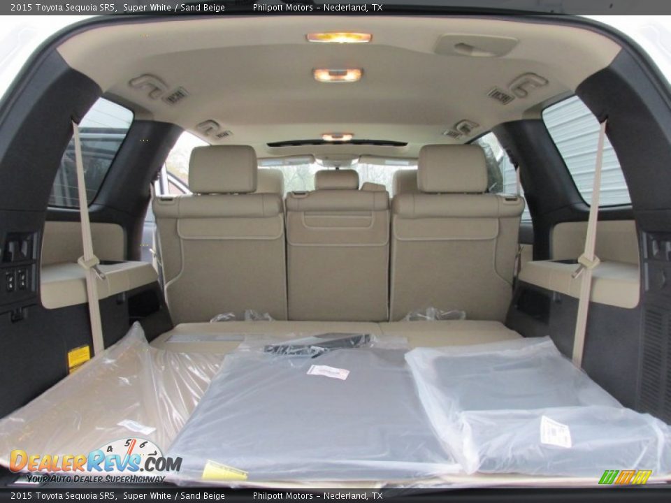 2015 Toyota Sequoia SR5 Super White / Sand Beige Photo #19