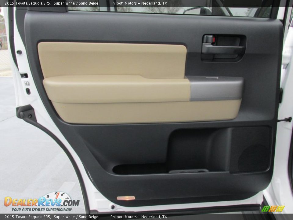 2015 Toyota Sequoia SR5 Super White / Sand Beige Photo #21