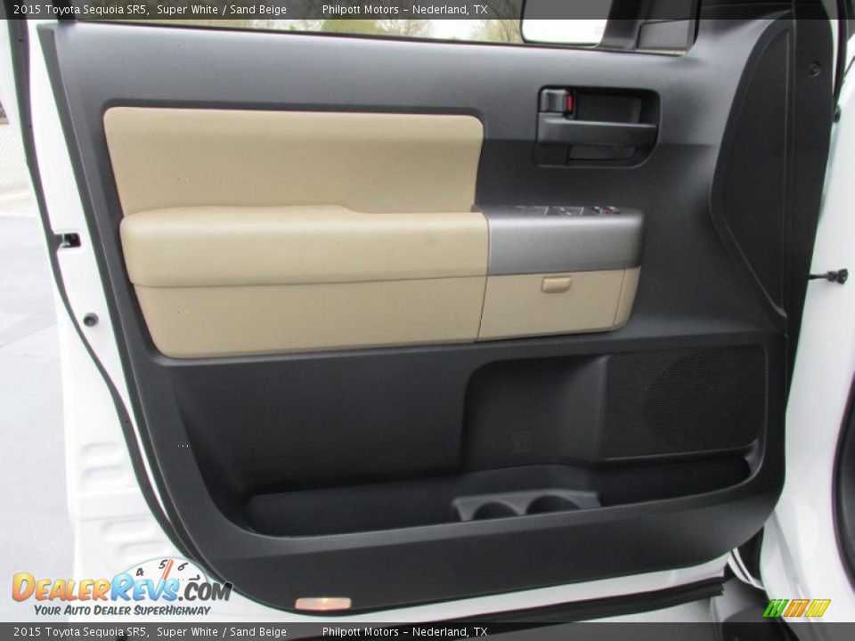 2015 Toyota Sequoia SR5 Super White / Sand Beige Photo #23