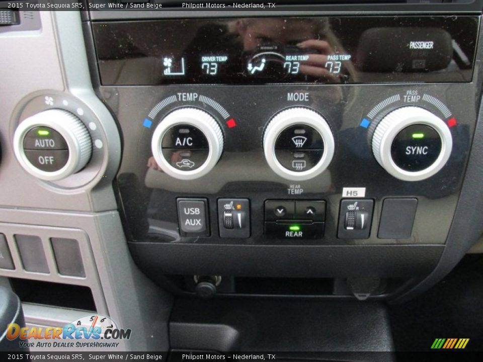 Controls of 2015 Toyota Sequoia SR5 Photo #31