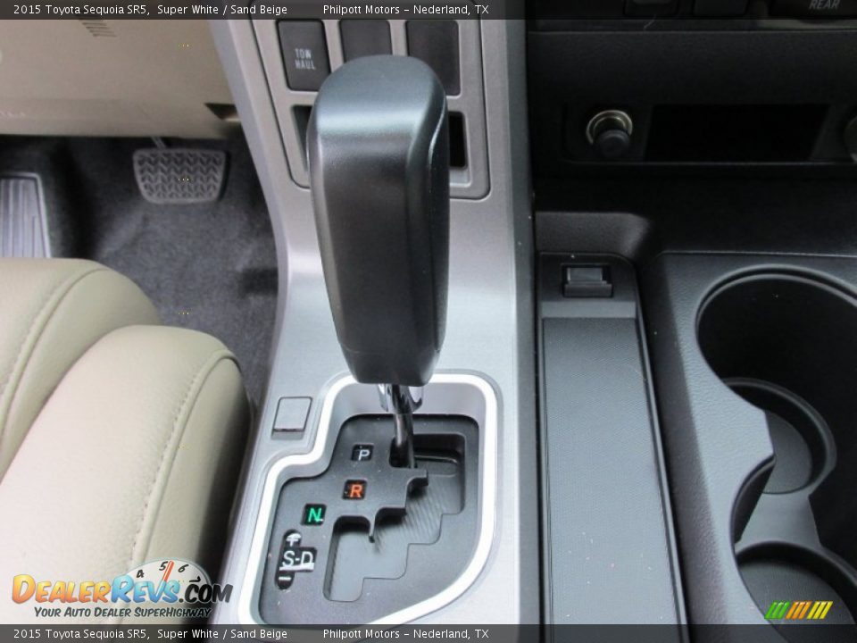 2015 Toyota Sequoia SR5 Super White / Sand Beige Photo #32