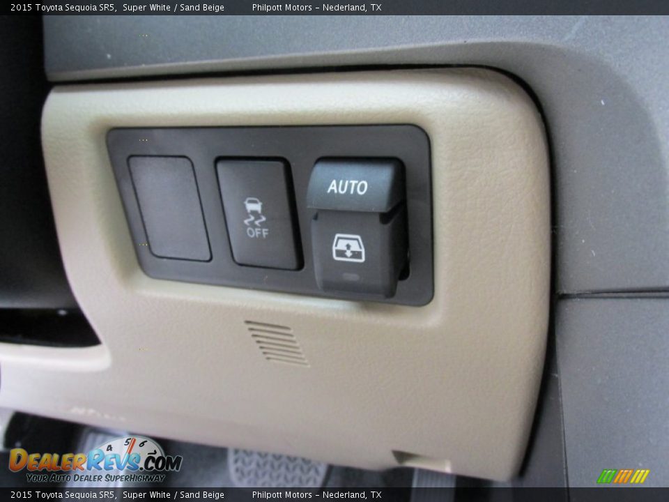 2015 Toyota Sequoia SR5 Super White / Sand Beige Photo #33