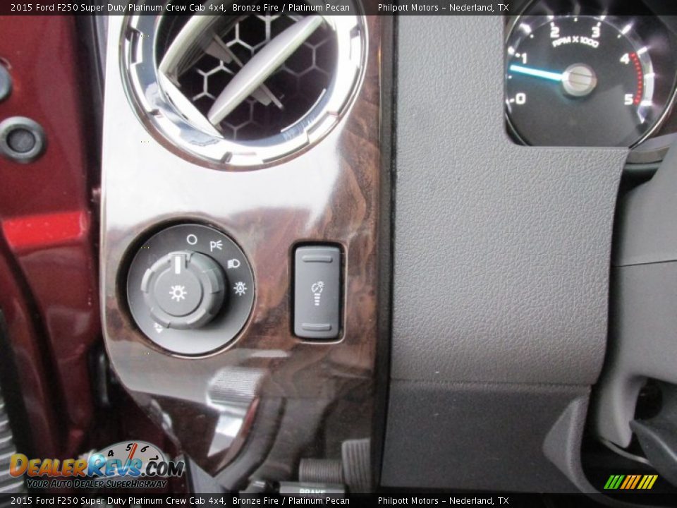 Controls of 2015 Ford F250 Super Duty Platinum Crew Cab 4x4 Photo #36