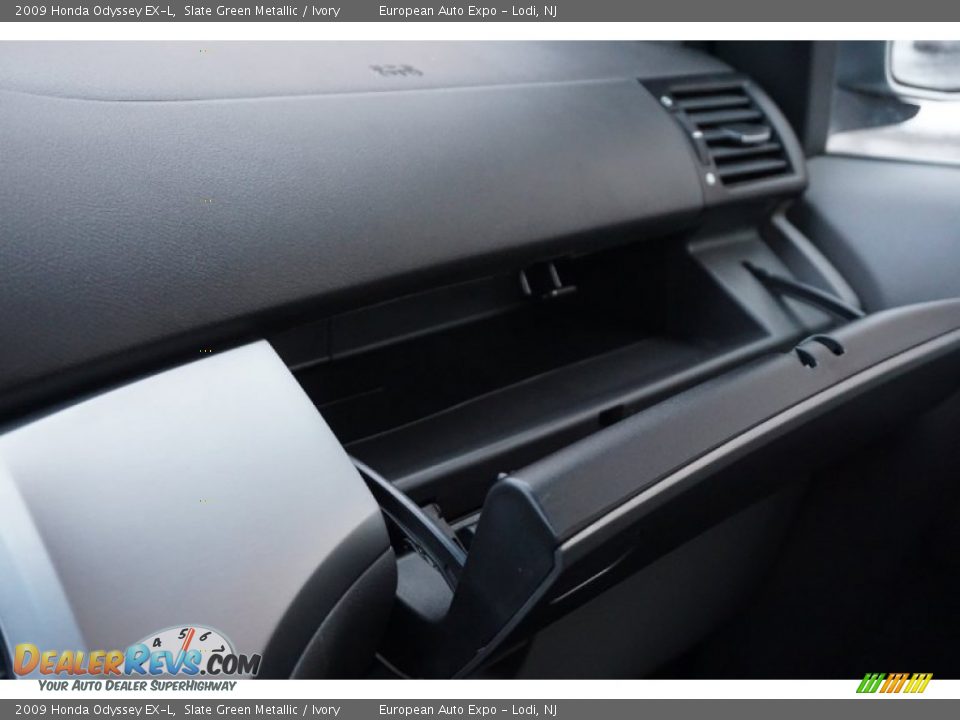 2009 Honda Odyssey EX-L Slate Green Metallic / Ivory Photo #32