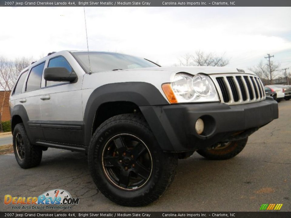 2007 Jeep Grand Cherokee Laredo 4x4 Bright Silver Metallic / Medium Slate Gray Photo #2