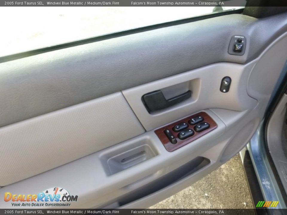2005 Ford Taurus SEL Windveil Blue Metallic / Medium/Dark Flint Photo #19