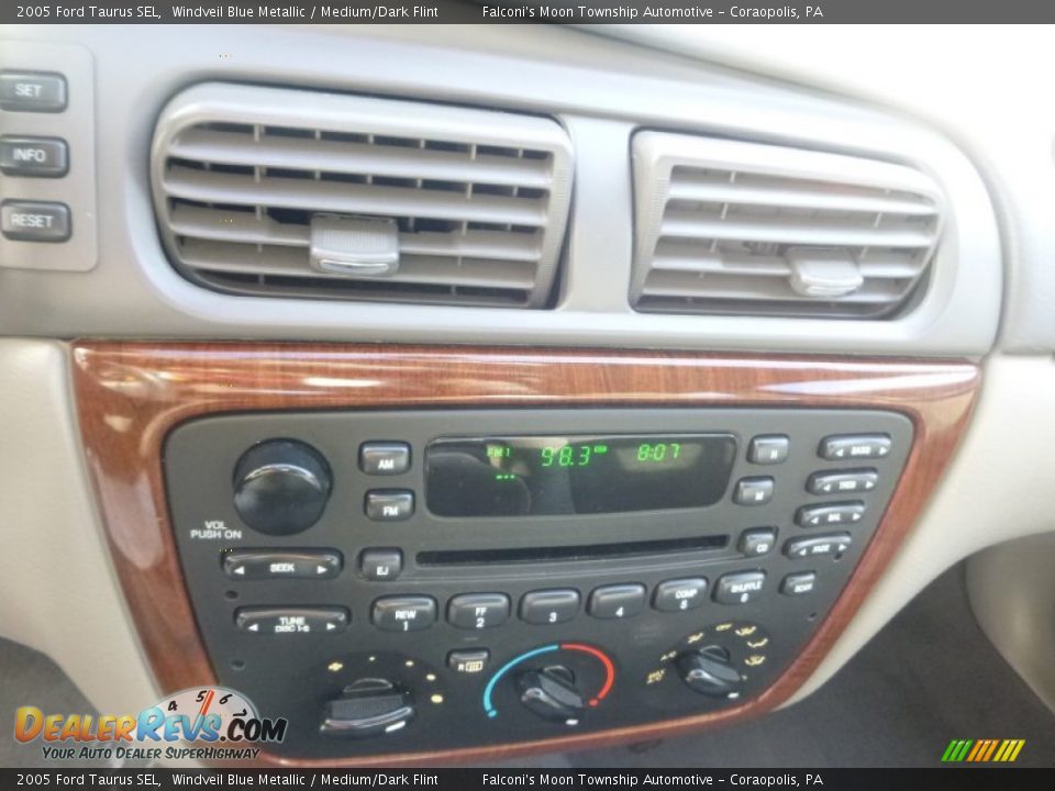 2005 Ford Taurus SEL Windveil Blue Metallic / Medium/Dark Flint Photo #22