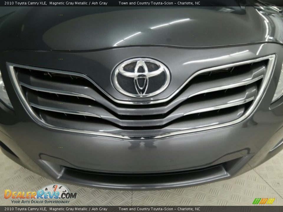2010 Toyota Camry XLE Magnetic Gray Metallic / Ash Gray Photo #25