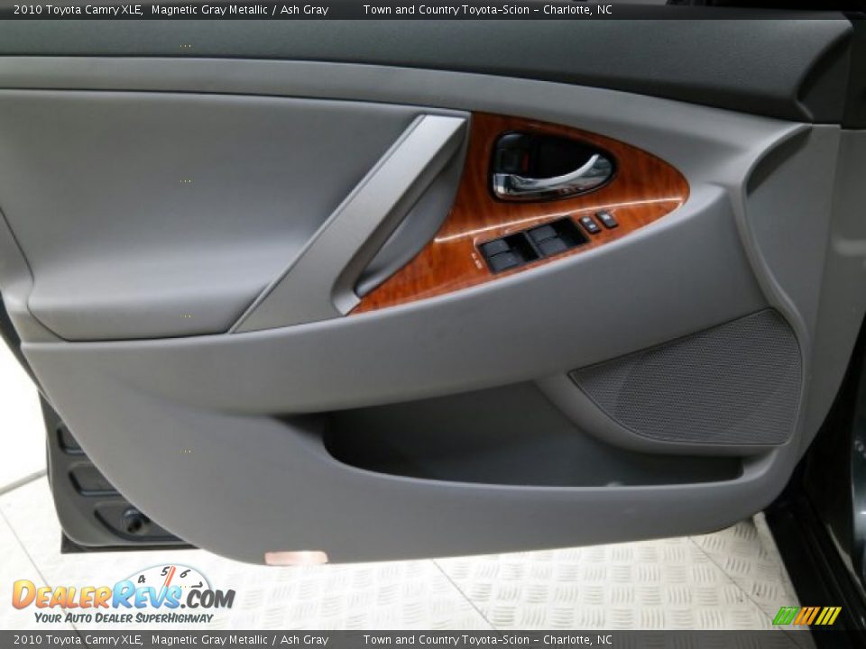 2010 Toyota Camry XLE Magnetic Gray Metallic / Ash Gray Photo #28