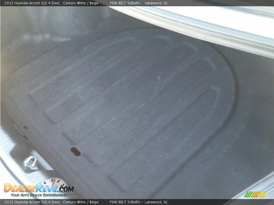 2013 Hyundai Accent GLS 4 Door Century White / Beige Photo #15