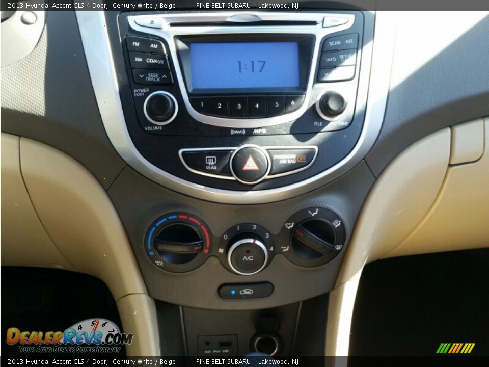 2013 Hyundai Accent GLS 4 Door Century White / Beige Photo #23