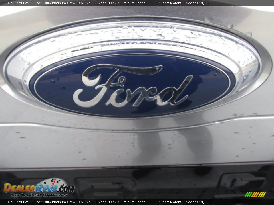 2015 Ford F250 Super Duty Platinum Crew Cab 4x4 Tuxedo Black / Platinum Pecan Photo #13