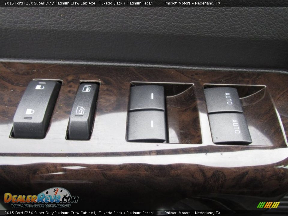 2015 Ford F250 Super Duty Platinum Crew Cab 4x4 Tuxedo Black / Platinum Pecan Photo #36