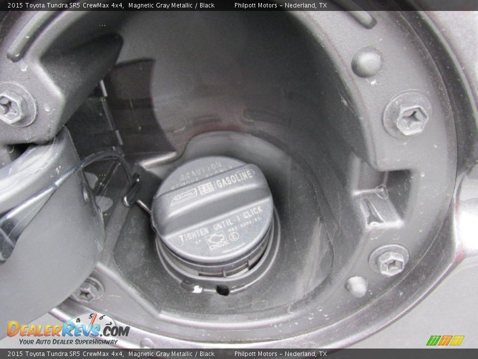 2015 Toyota Tundra SR5 CrewMax 4x4 Magnetic Gray Metallic / Black Photo #17