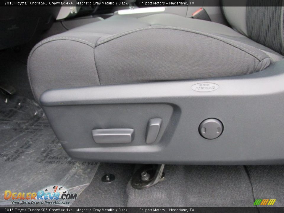 2015 Toyota Tundra SR5 CrewMax 4x4 Magnetic Gray Metallic / Black Photo #25