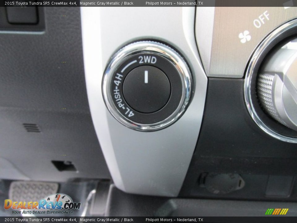 2015 Toyota Tundra SR5 CrewMax 4x4 Magnetic Gray Metallic / Black Photo #30