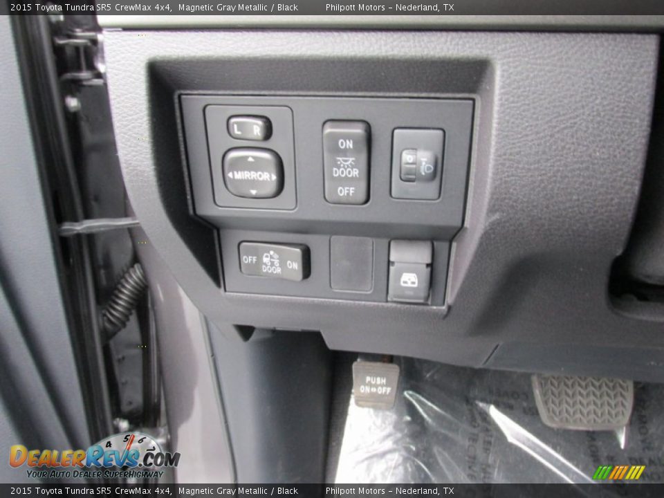 2015 Toyota Tundra SR5 CrewMax 4x4 Magnetic Gray Metallic / Black Photo #34