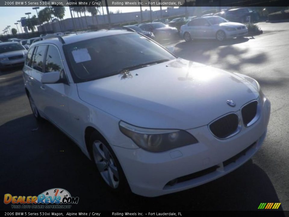 2006 BMW 5 Series 530xi Wagon Alpine White / Grey Photo #2
