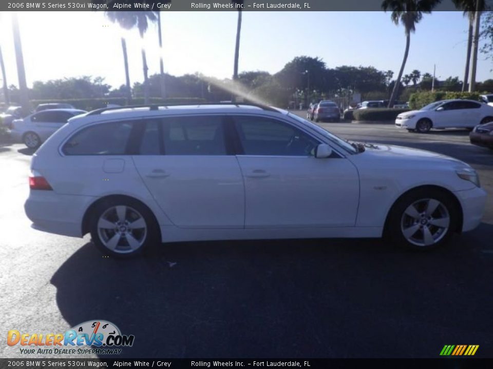 2006 BMW 5 Series 530xi Wagon Alpine White / Grey Photo #3