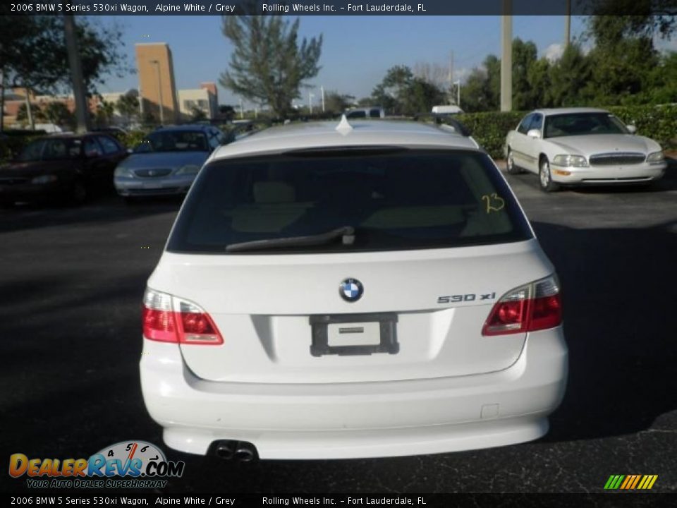 2006 BMW 5 Series 530xi Wagon Alpine White / Grey Photo #5