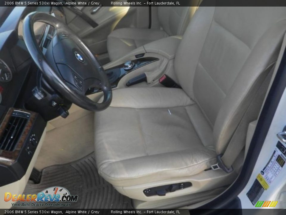 2006 BMW 5 Series 530xi Wagon Alpine White / Grey Photo #9