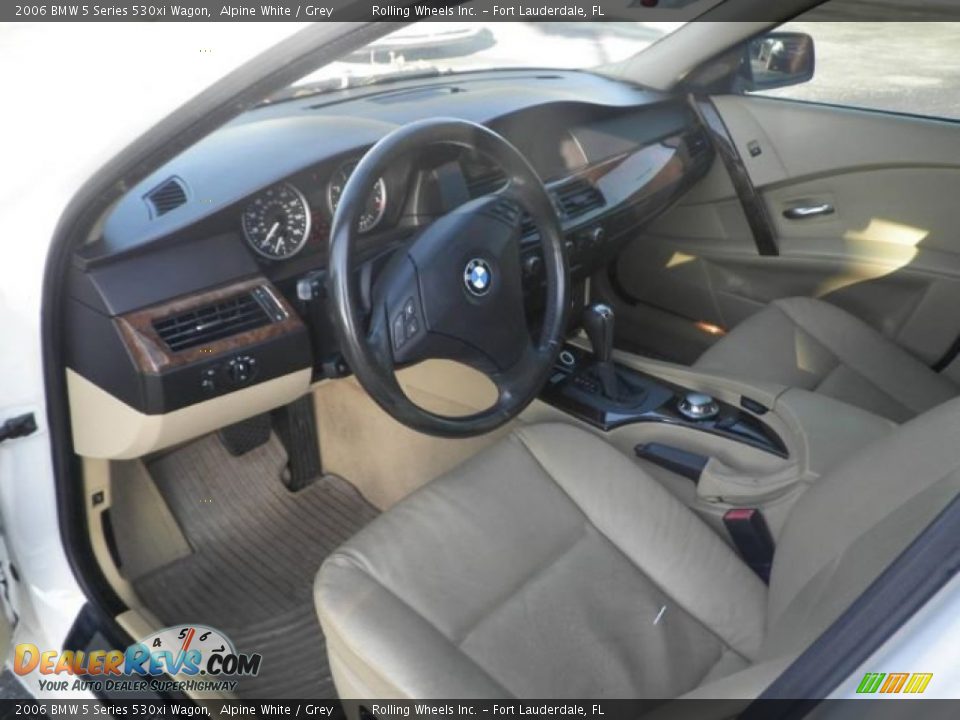 2006 BMW 5 Series 530xi Wagon Alpine White / Grey Photo #10