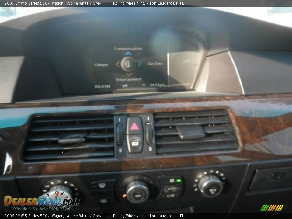 2006 BMW 5 Series 530xi Wagon Alpine White / Grey Photo #12
