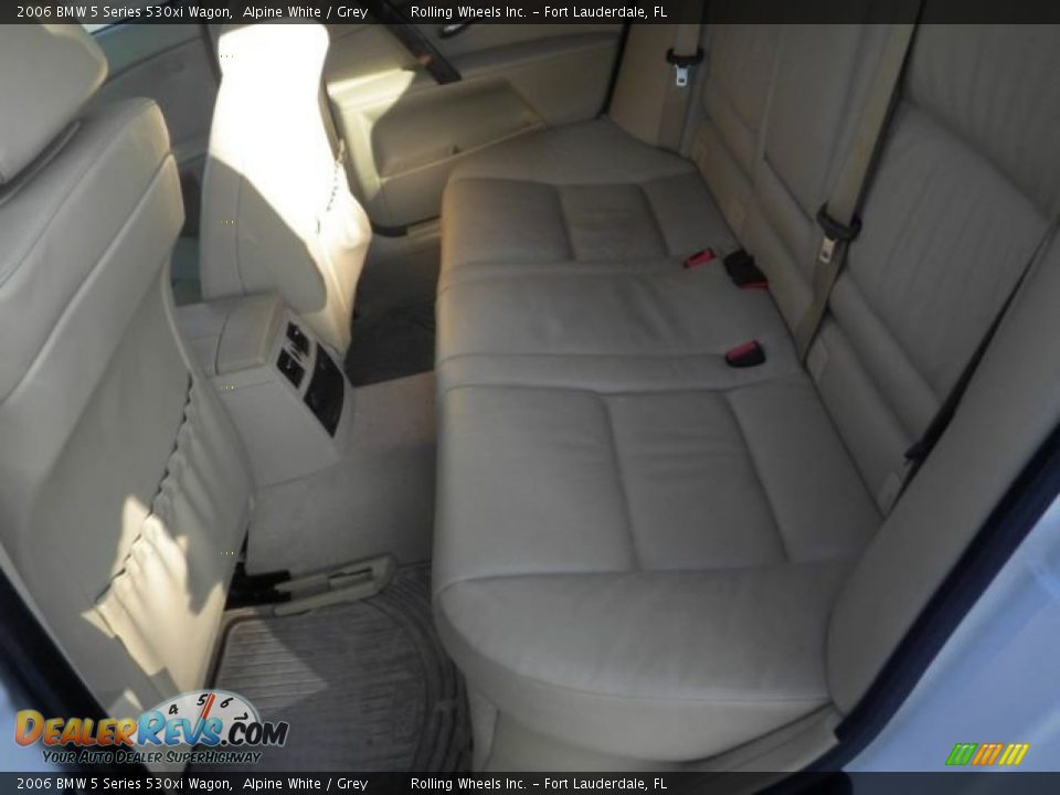 2006 BMW 5 Series 530xi Wagon Alpine White / Grey Photo #15