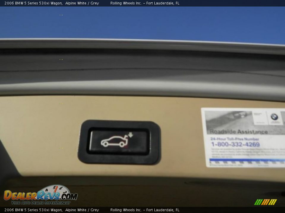 2006 BMW 5 Series 530xi Wagon Alpine White / Grey Photo #20