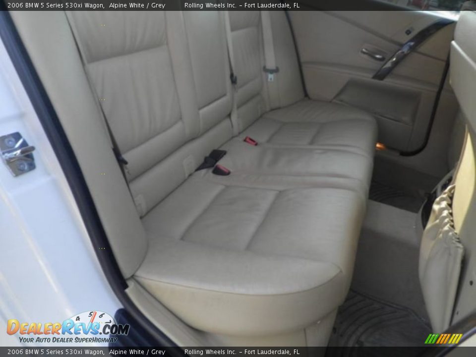 2006 BMW 5 Series 530xi Wagon Alpine White / Grey Photo #22