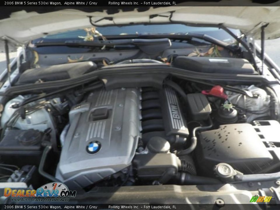 2006 BMW 5 Series 530xi Wagon Alpine White / Grey Photo #27