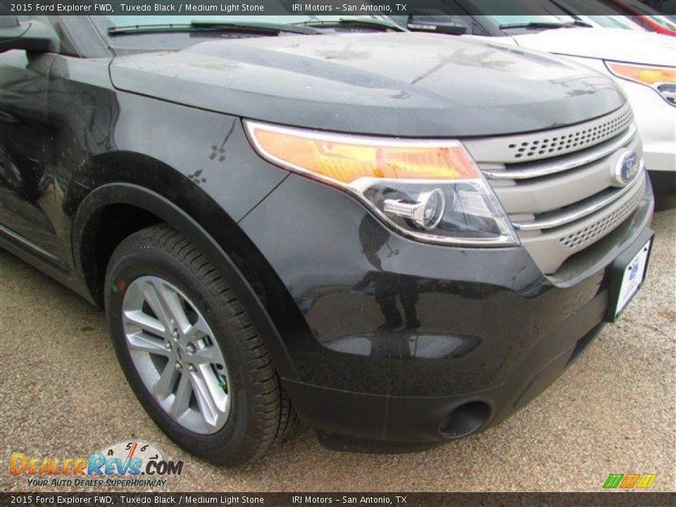 2015 Ford Explorer FWD Tuxedo Black / Medium Light Stone Photo #2