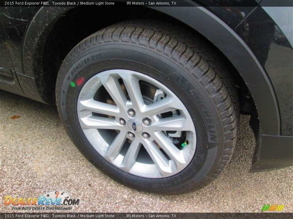 2015 Ford Explorer FWD Tuxedo Black / Medium Light Stone Photo #3