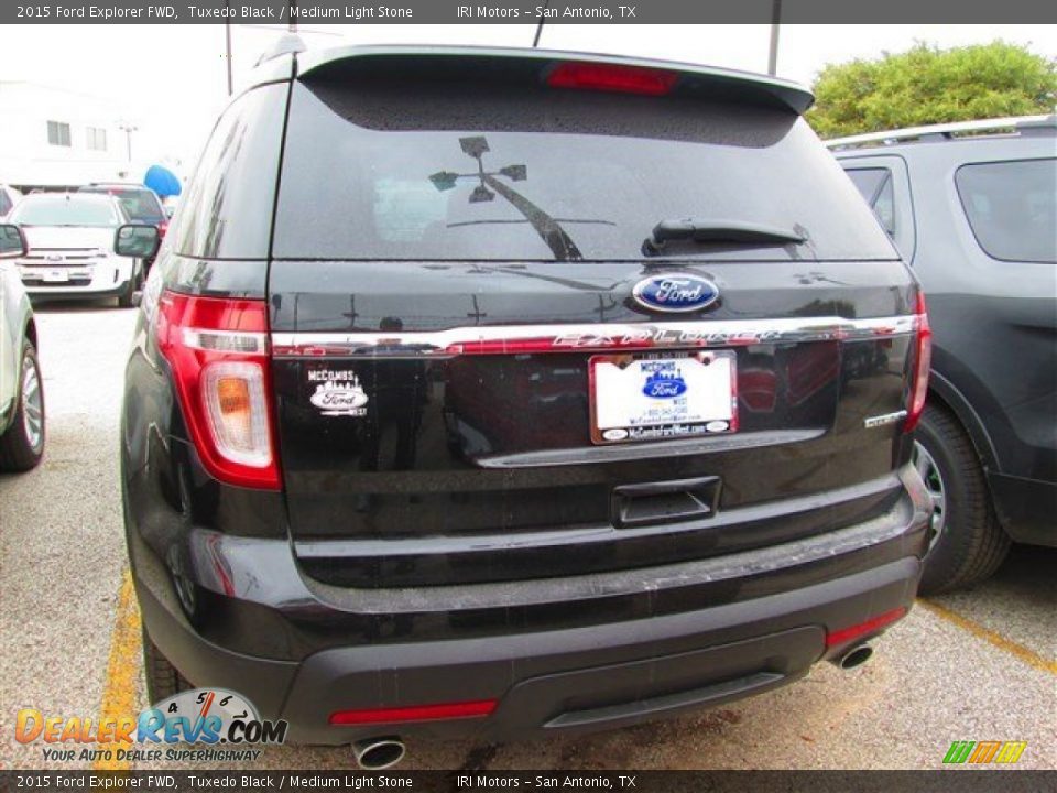 2015 Ford Explorer FWD Tuxedo Black / Medium Light Stone Photo #8