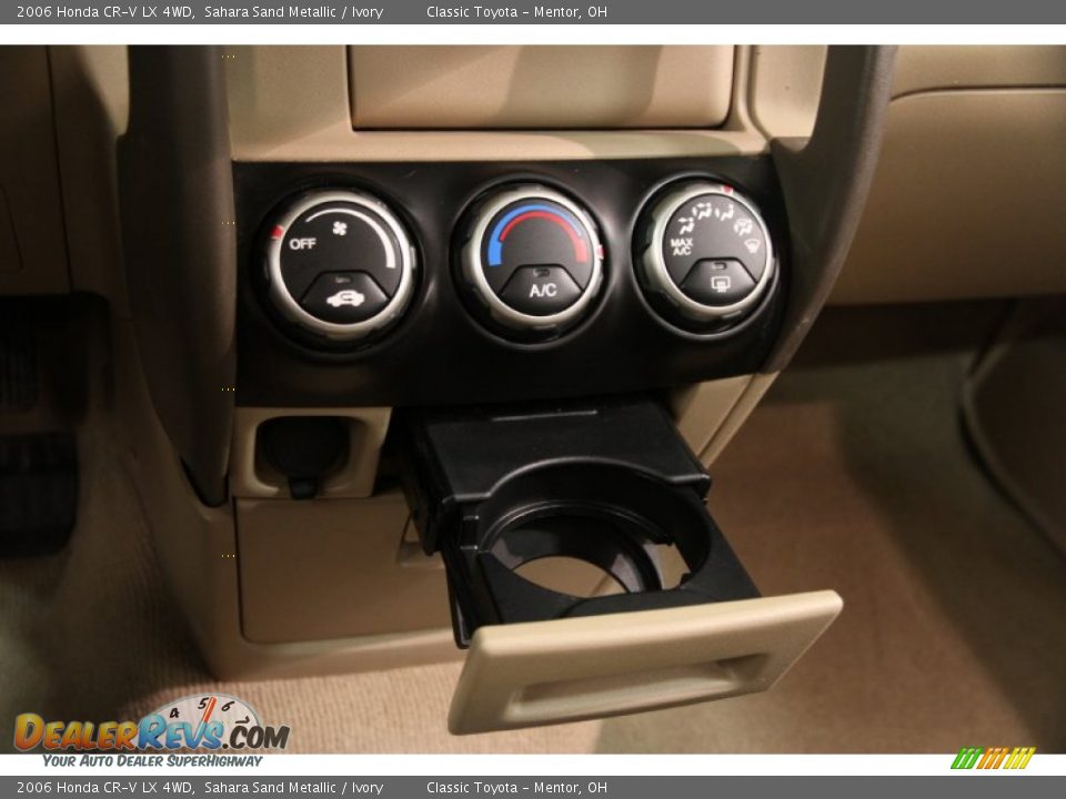 Controls of 2006 Honda CR-V LX 4WD Photo #9